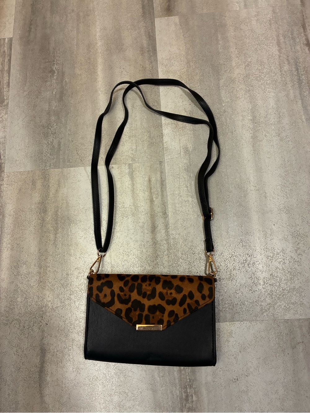 Leopard Accent Black Crossbody Bag - Savethegirls - Picture 2 of 8